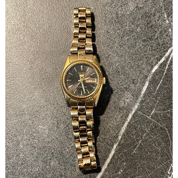 Vintage Ladies Seiko 5 Automatic Gold To e Watch 4206-0510 - Picture 2 of 5